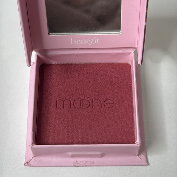 Benefit Cosmetics Silky-Soft Powder Blush in Moone (Rich Berry) EUC - Picture 2 of 3